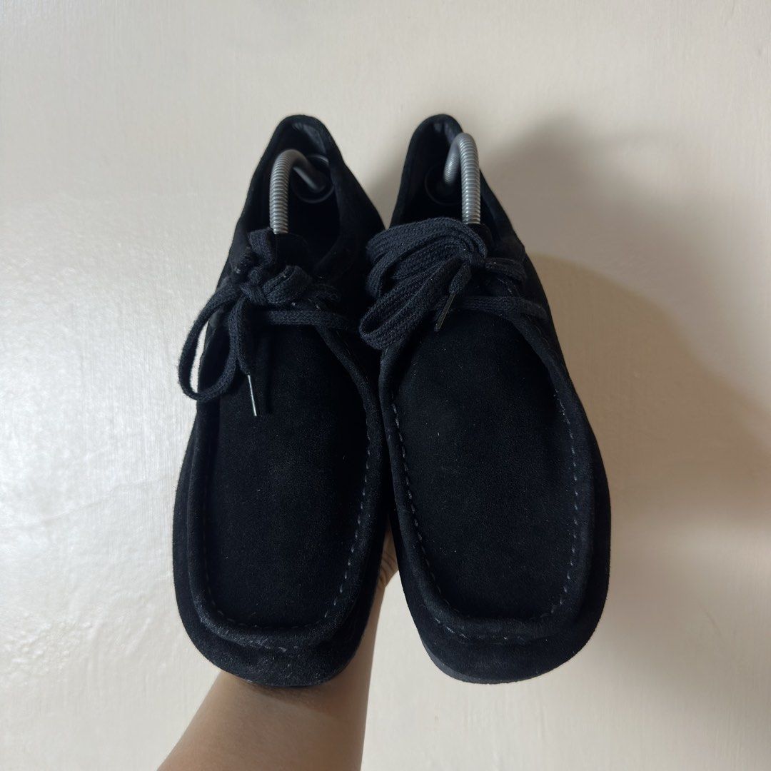 Clarks Alternative Wallabees (Category: Sneakers) located in Don Carlos. Submitted by rabearcelj59593 (Listing ID 1466320682, Image 2). Description: .