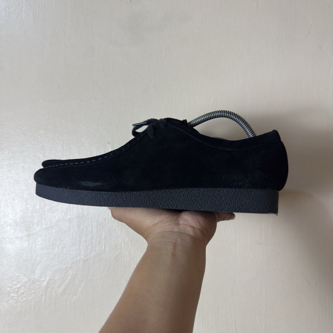 Clarks Alternative Wallabees (Category: Sneakers) located in Don Carlos. Submitted by rabearcelj59593 (Listing ID 1466320682, Image 3). Description: .