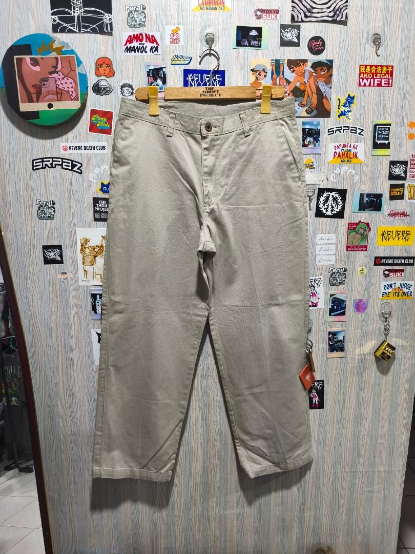 Classic Khaki Chino Pants (Category: Chinos) located in Davao. Submitted by thethriftproject082 (Listing ID 1466298596, Image 1). Description: NP-10 - Lee Baggy Khakis 📍𝐌𝐈𝐍𝐄: 450 📍𝐒𝐈𝐙𝐄 𝐎𝐍 𝐓𝐀𝐆: 34 📍𝐃𝐈𝐌𝐄𝐒: 34 x 40.
