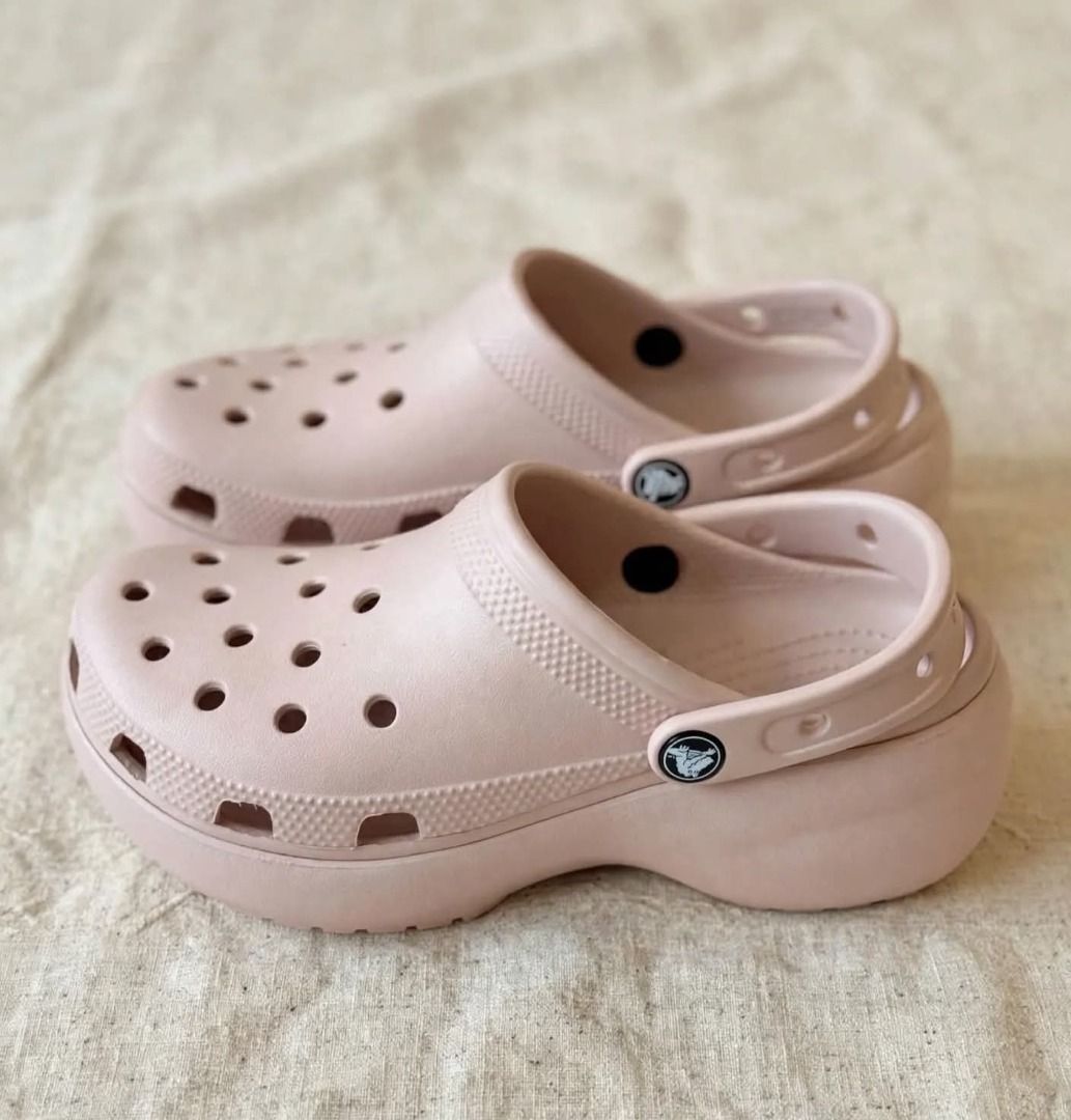 Classic Platform Clog - Quartz (Category: Shoe inserts) located in Rizal. Submitted by hiraya16 (Listing ID 1466332252, Image 1). Description: Available Onhand ready to ship Sizes available? DM ✉️ J&T - Lalamove - LBC.