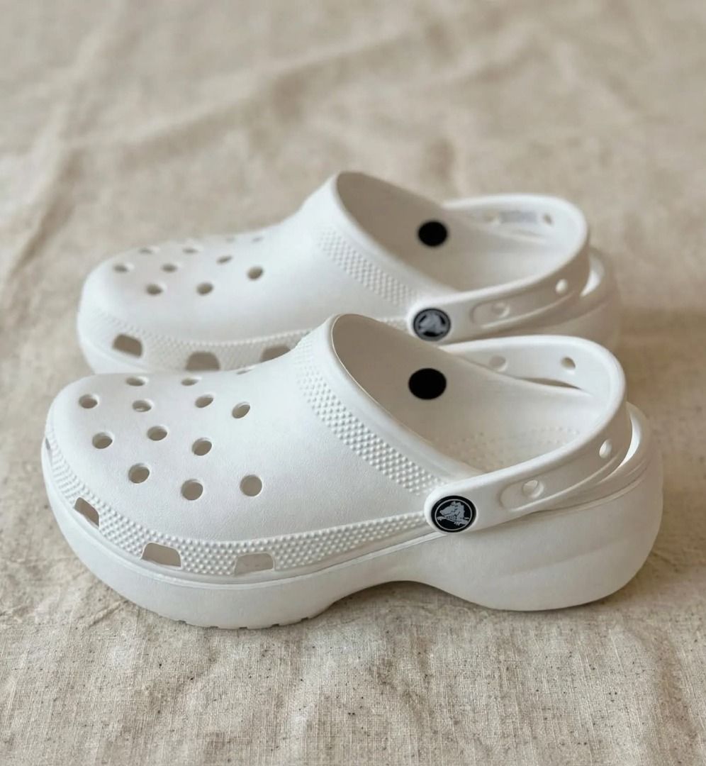 Classic Platform Clog - White (Category: Shoe inserts) located in Rizal. Submitted by hiraya16 (Listing ID 1466332235, Image 1). Description: Available Onhand ready to ship Sizes available? DM ✉️ J&T - Lalamove - LBC.