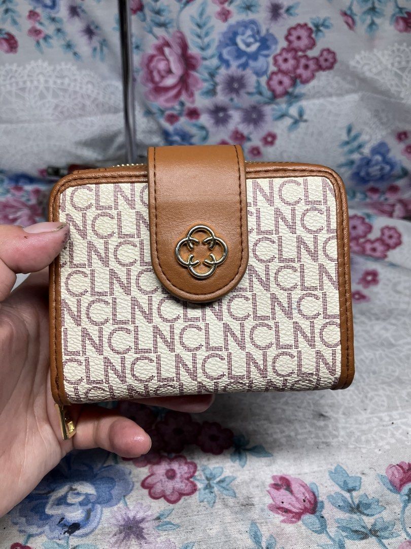 CLN CALANTHE WALLET (Category: Wallets & Card holders) located in General Mariano Alvarez. Submitted by adonid (Listing ID 1466233164, Image 1). Description: CLN CALANTHE WALLET GOOD CONDITION NORMAL SIGN OF USAGE ONLY.