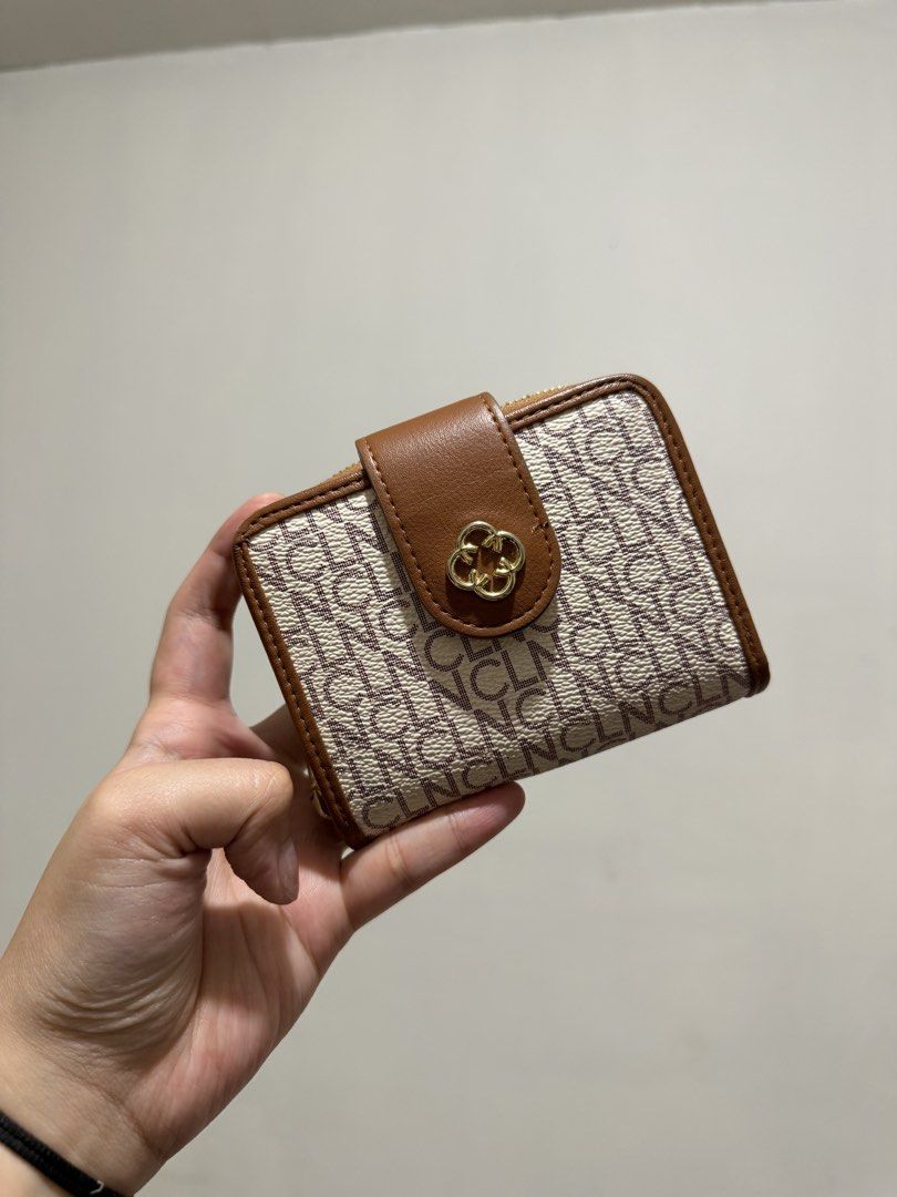 CLN Wallet (Category: Wallets & Card holders) located in Manila. Submitted by nikaa_008 (Listing ID 1466203429, Image 1). Description: rfs: i don't like chunky wallets anymore 🥹.