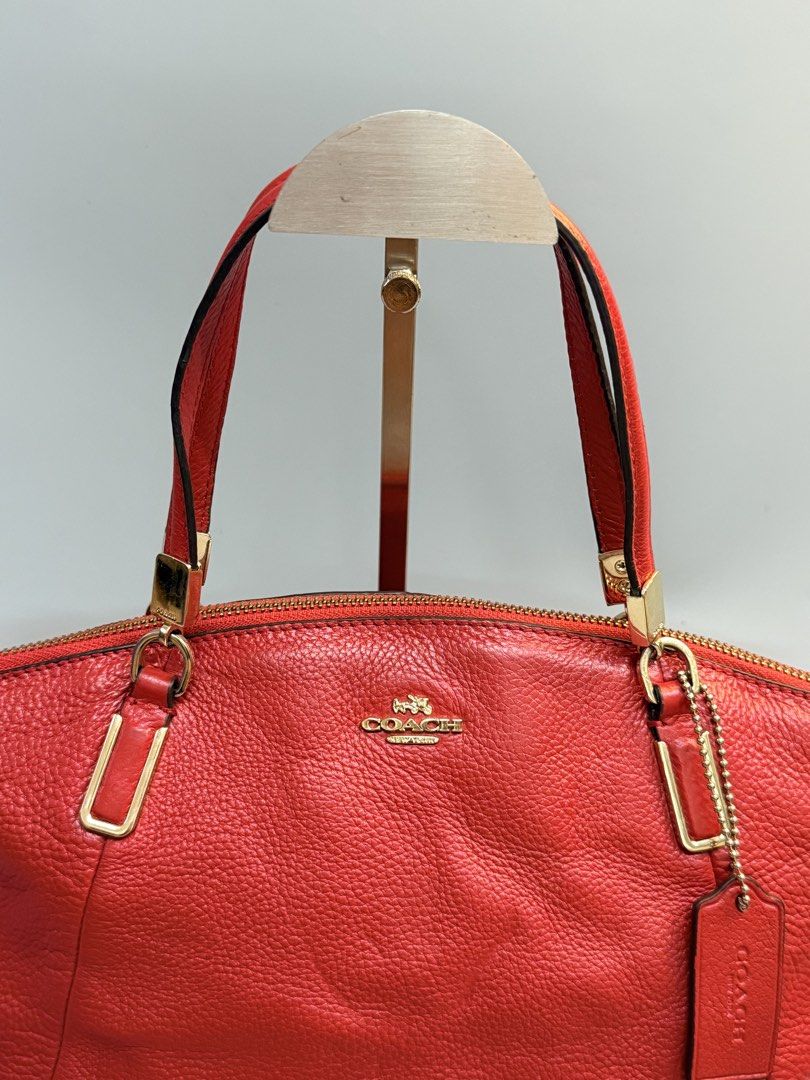 Coach 2way (Category: Cross-body Bags) located in Cebu City. Submitted by ricahsukaybags_2017 (Listing ID 1466174949, Image 2). Description: Pure genuine leather. Coach 2way bag no major flaws.