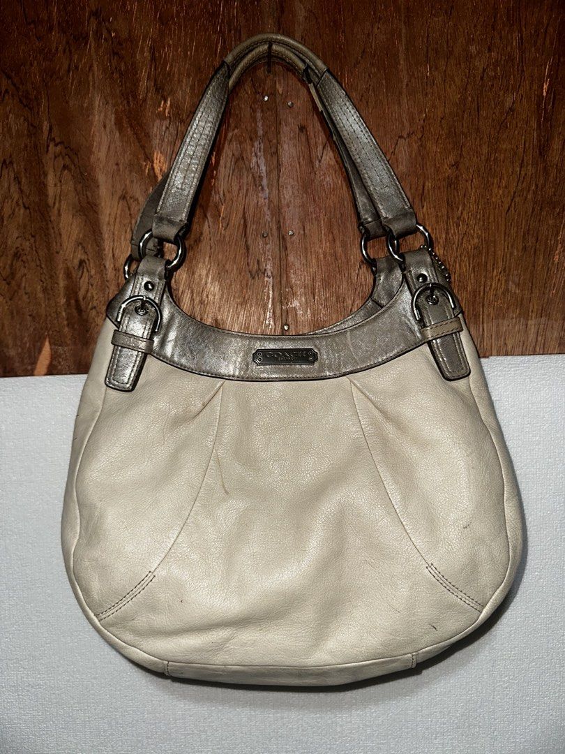 Coach Bag (Category: Shoulder Bags) located in Manila. Submitted by ashley_238 (Listing ID 1466255914, Image 1). Description: .
