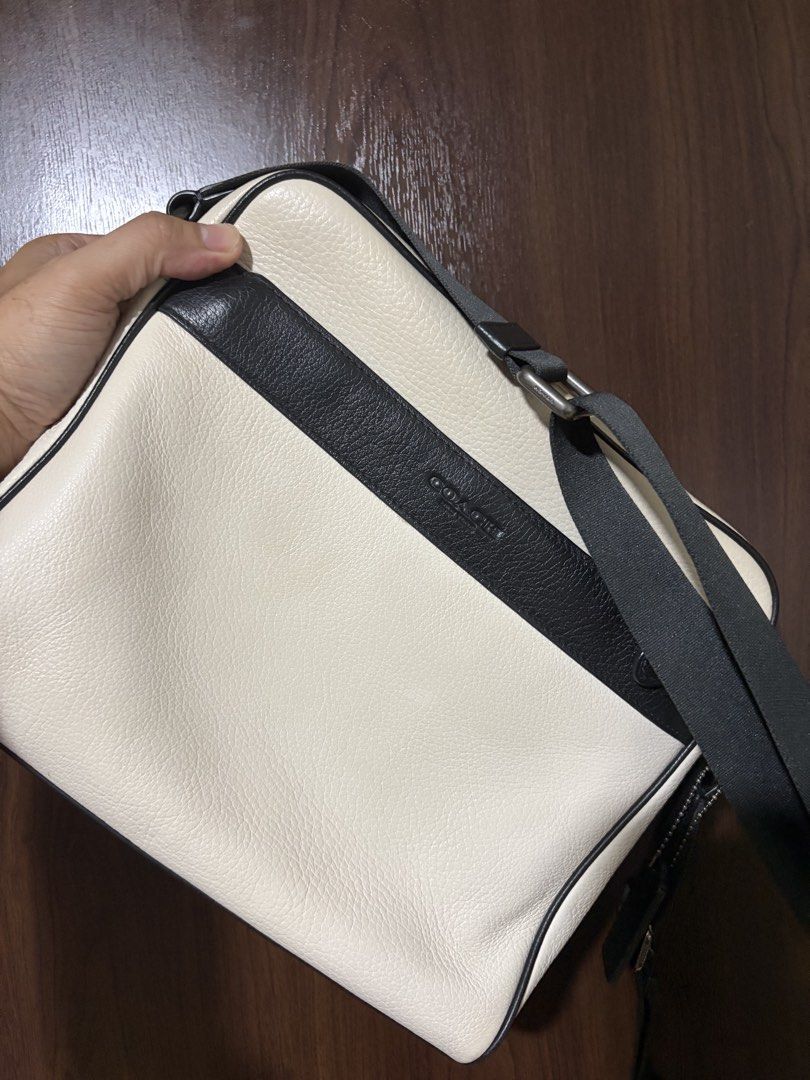 *Coach Charles Camera Bag* (Category: Luxury Bags & Wallets) located in Mandaluyong City. Submitted by localbudol (Listing ID 1466312089, Image 1). Description: .