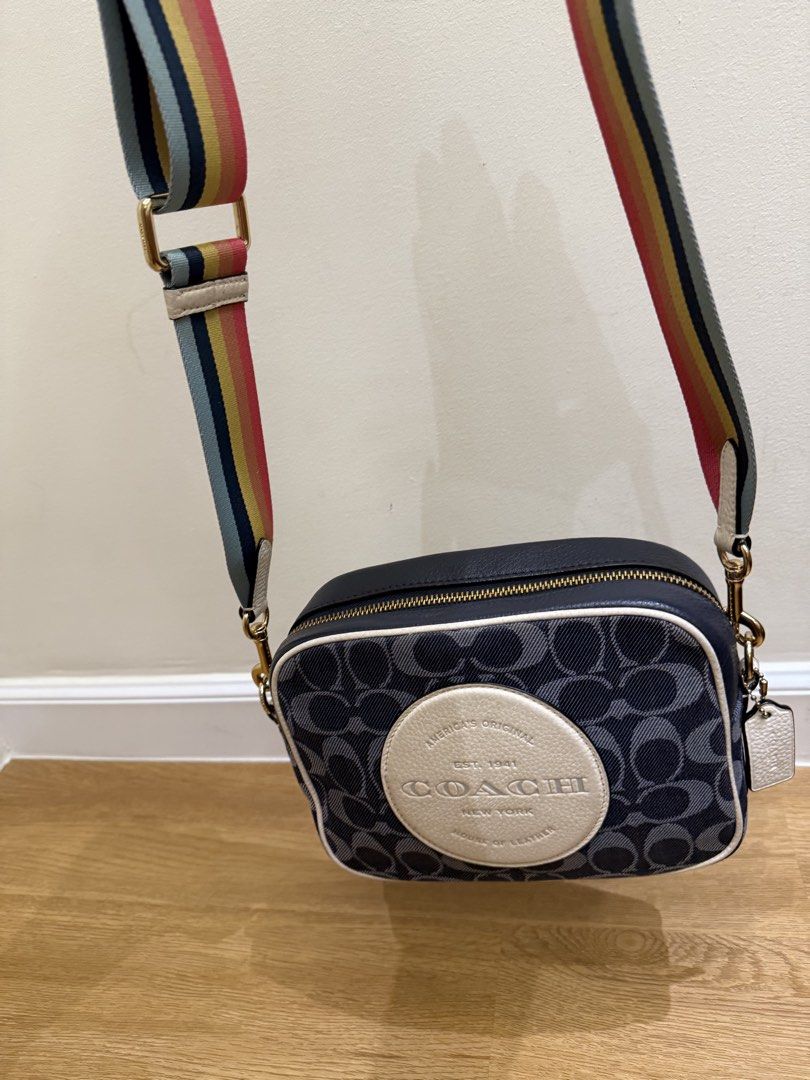 Coach Dempsey Camera bag (Category: Cross-body Bags) located in Taguig. Submitted by slay.ph (Listing ID 1466283317, Image 2). Description: 100% Original Coach Dempsey Camera Bag Still in a very good condition,maliit na tastas sa loob ng bag..