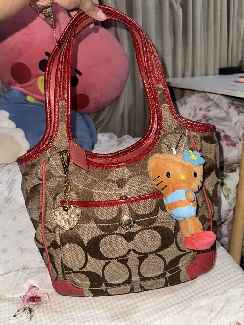 COACH ERGO TOTE (Category: Shoulder Bags) located in Caloocan City. Submitted by ravihannaa (Listing ID 1466206516, Image 1). Description: .