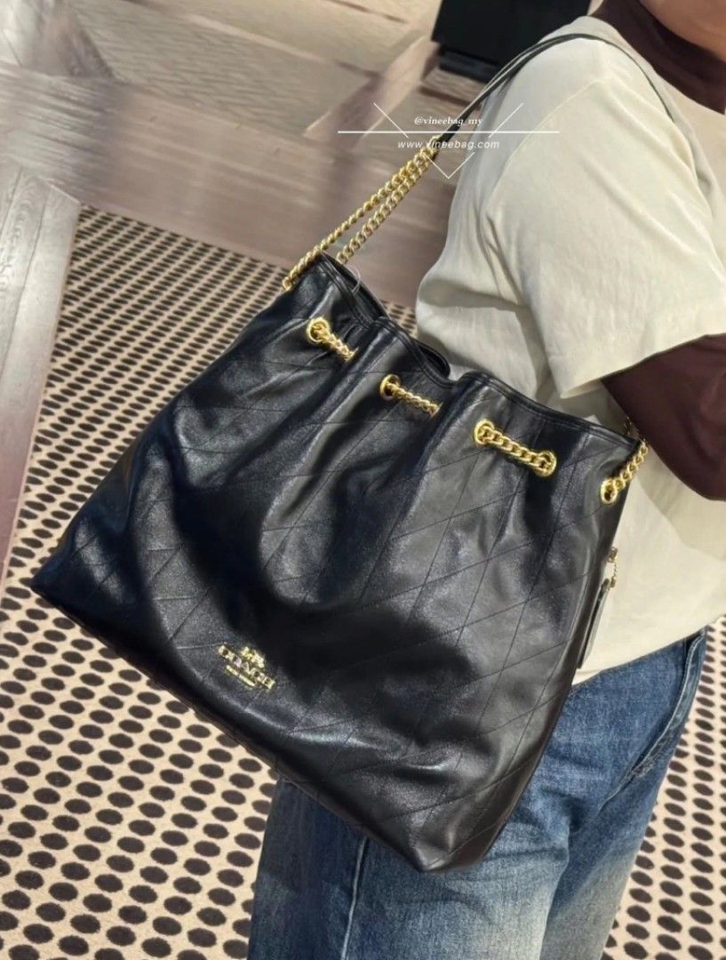 Coach Evelyn Large Shoulder Bag (Category: Shoulder Bags) located in Manila. Submitted by msddirectfactoryoutlet (Listing ID 1466297002, Image 2). Description: .
