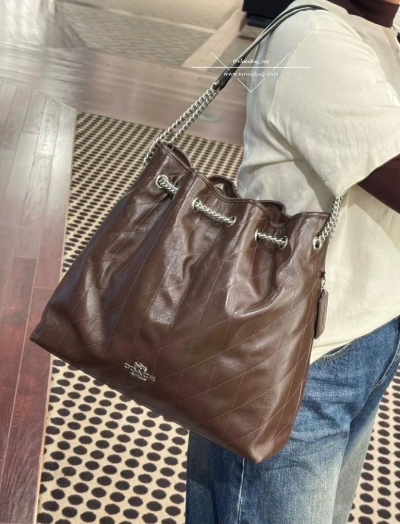 Coach Evelyn Large Shoulder Bag (Category: Shoulder Bags) located in Manila. Submitted by msddirectfactoryoutlet (Listing ID 1466297002, Image 1). Description: .