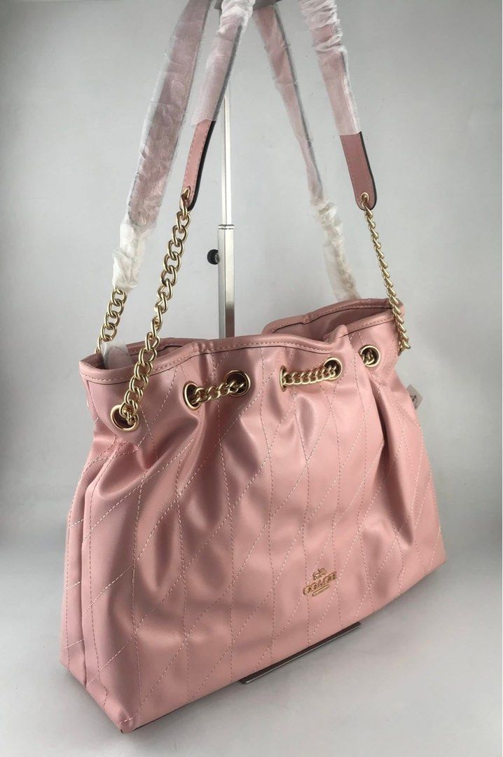 Coach Evelyn Medium (Category: Shoulder Bags) located in Binan City. Submitted by pinkykeenshop (Listing ID 1466169505, Image 3). Description: .