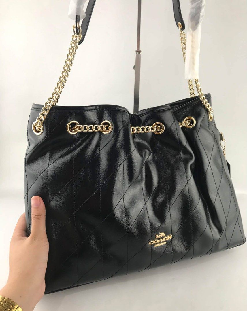 Coach Evelyn Medium (Category: Shoulder Bags) located in Binan City. Submitted by pinkykeenshop (Listing ID 1466169635, Image 2). Description: .