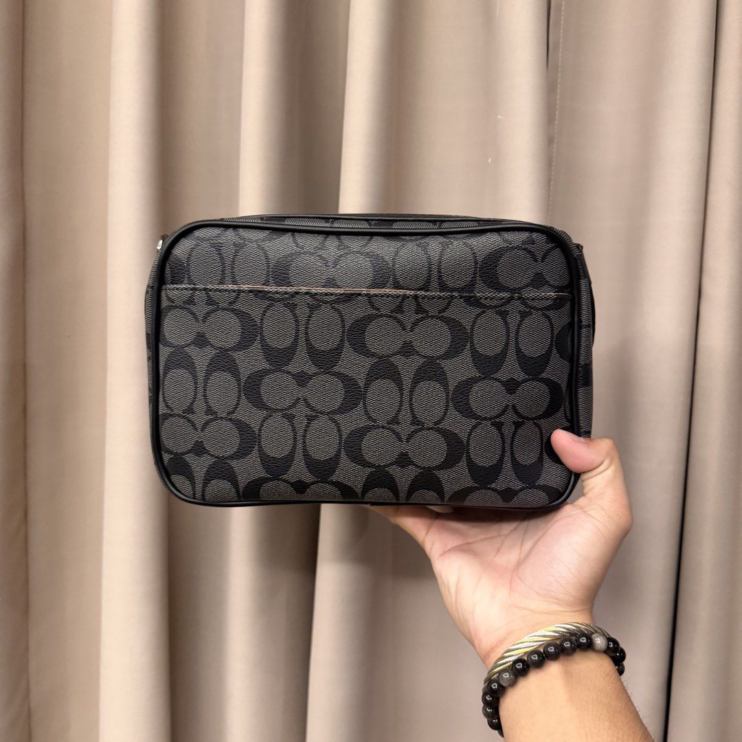 Coach Graham Crossbody Bag (Category: Sling Bags) located in Quezon City. Submitted by drizzyarchives (Listing ID 1466222820, Image 3). Description: Pre loved Coach Crossbody Bag Great / Pristine Condition No issues Perfect Everyday Bag Adjustable Sling Price + SF Can do lalamove or J&T.