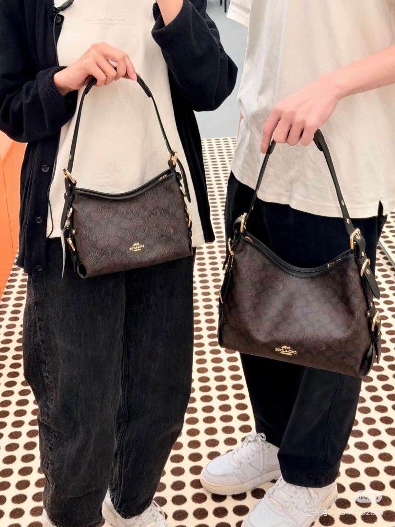 Coach Laurel w/Buckle Small/Large Shoulder Bag (Category: Shoulder Bags) located in Manila. Submitted by msddirectfactoryoutlet (Listing ID 1466301170, Image 1). Description: .