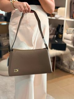 (Category: ) located in . Submitted by bagsboutiqueph (Listing ID 1466334741, Image 1). Description: .