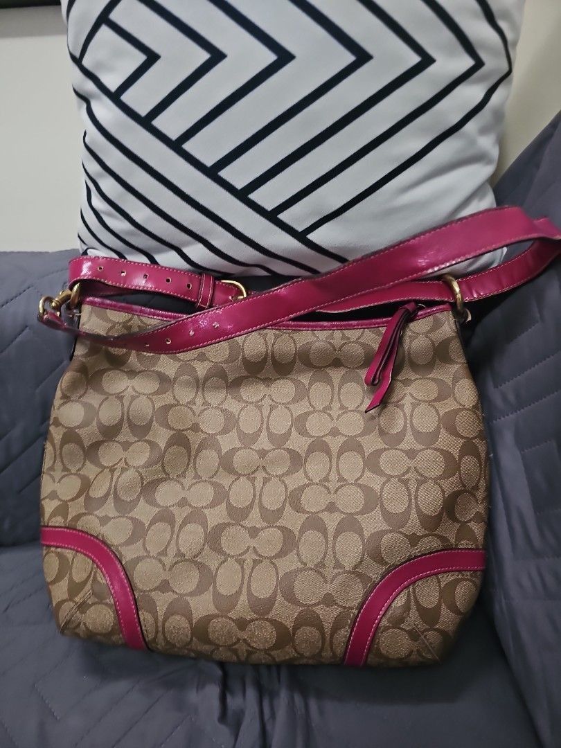 Coach Peyton Convertible Hobo (Category: Shoulder Bags) located in Manila. Submitted by shopaholicmimi (Listing ID 1466251549, Image 2). Description: 📍📍preloved with flaws (please see photos) dirt rubber lining rubs corner runs not ergo, legacy, vintage, soho, saddle, demi, zoe, carly, eastwest, patchwork, rare, canvas, signature, laurel, hobo.