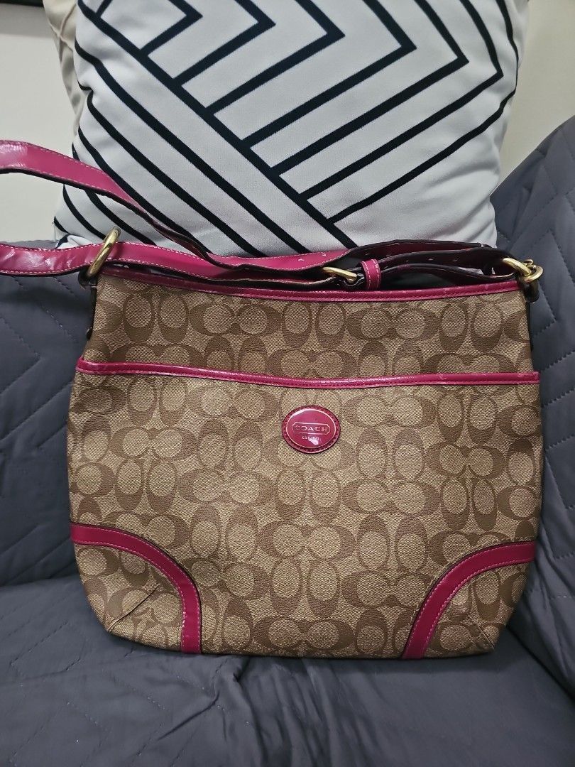 Coach Peyton Convertible Hobo (Category: Shoulder Bags) located in Manila. Submitted by shopaholicmimi (Listing ID 1466251549, Image 1). Description: 📍📍preloved with flaws (please see photos) dirt rubber lining rubs corner runs not ergo, legacy, vintage, soho, saddle, demi, zoe, carly, eastwest, patchwork, rare, canvas, signature, laurel, hobo.