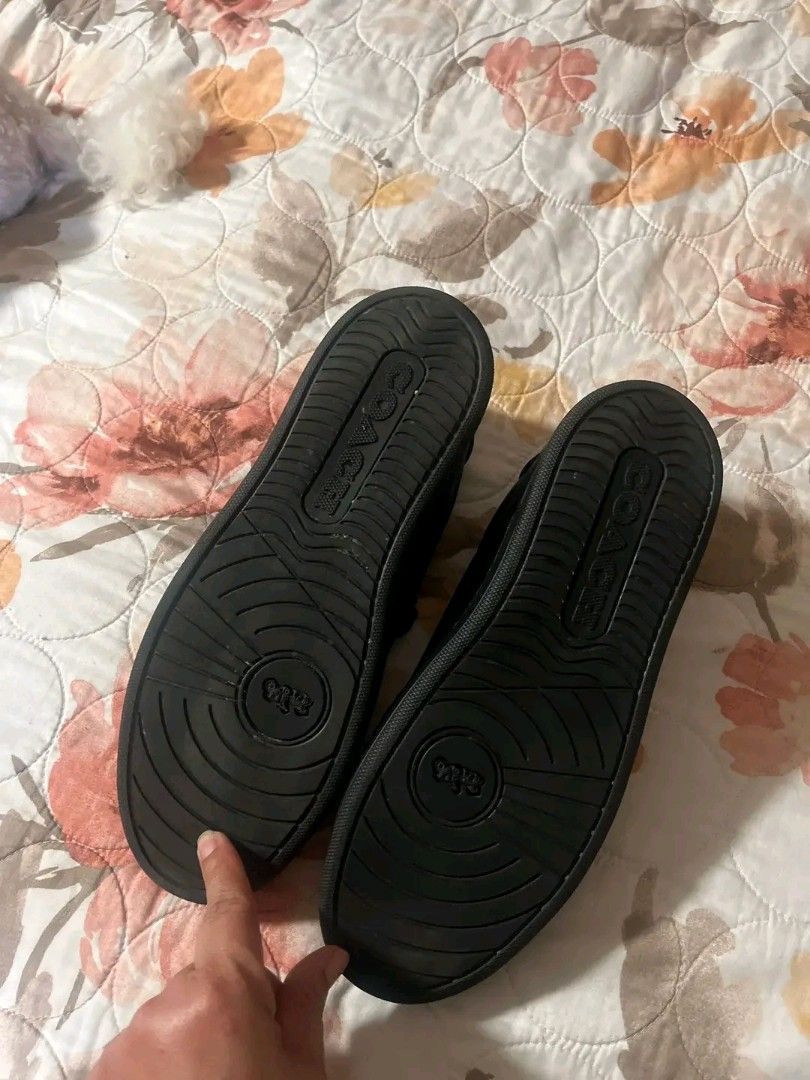 Coach shoes (Category: Sneakers & Footwear) located in Manila. Submitted by trueriver.1f53f5 (Listing ID 1466279914, Image 3). Description: For sale size 13 No issue Ready to use Ready to pick up dito sa condo Location cityland vito cruz towers malate Manila Thanks admin.