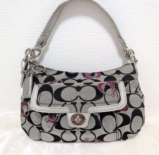 (Category: ) located in . Submitted by _dearvintage (Listing ID 1466291779, Image 1). Description: .