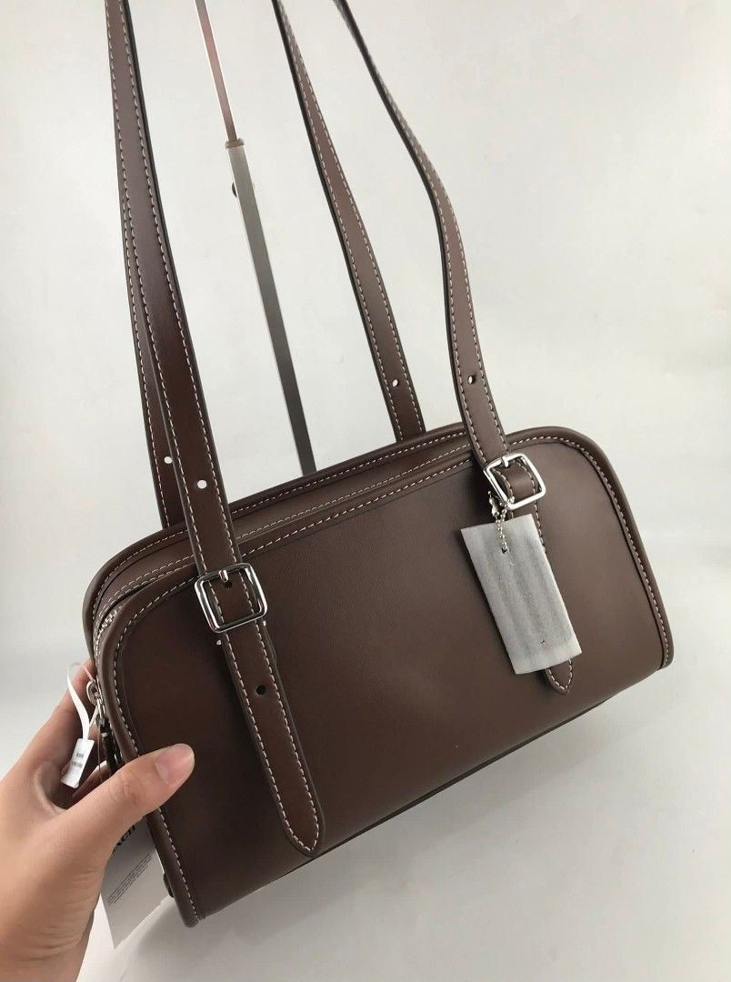 Coach Swing Shoulder Bag (Category: Shoulder Bags) located in Manila. Submitted by msddirectfactoryoutlet (Listing ID 1466295521, Image 3). Description: .