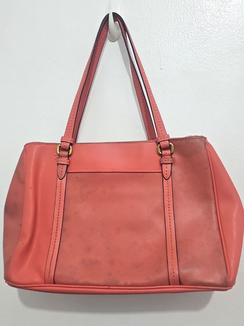 Coach Tote Bag (Category: Tote Bags) located in Manila. Submitted by shopaholicmimi (Listing ID 1466250677, Image 2). Description: 📍📍preloved with flaws (please see photos) dirt rubber lining minor rubs corner runs not ergo, legacy, vintage, soho, saddle, demi, zoe, carly, eastwest, patchwork, rare, canvas, signature, laurel, hobo.