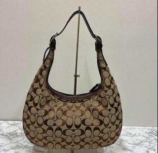(Category: ) located in . Submitted by _dearvintage (Listing ID 1466210554, Image 1). Description: .