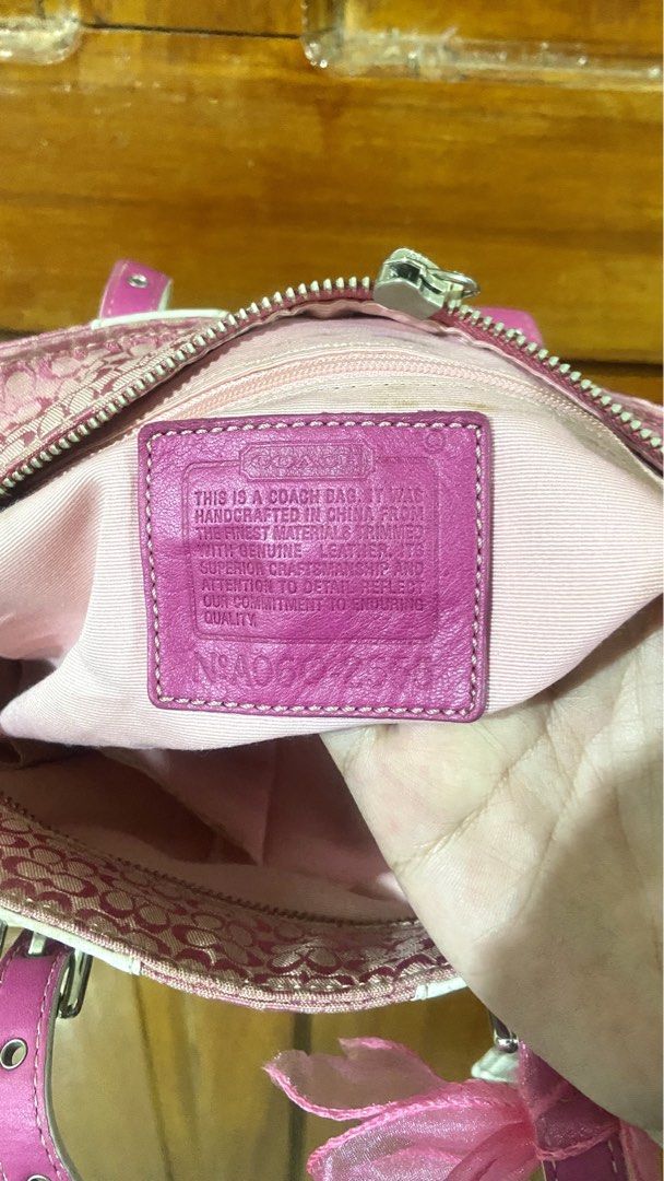 COACH ZEBRA PATCHWORK (Category: Tote Bags) located in Valencia. Submitted by srn_stchl (Listing ID 1466263042, Image 3). Description: Pm for more details .