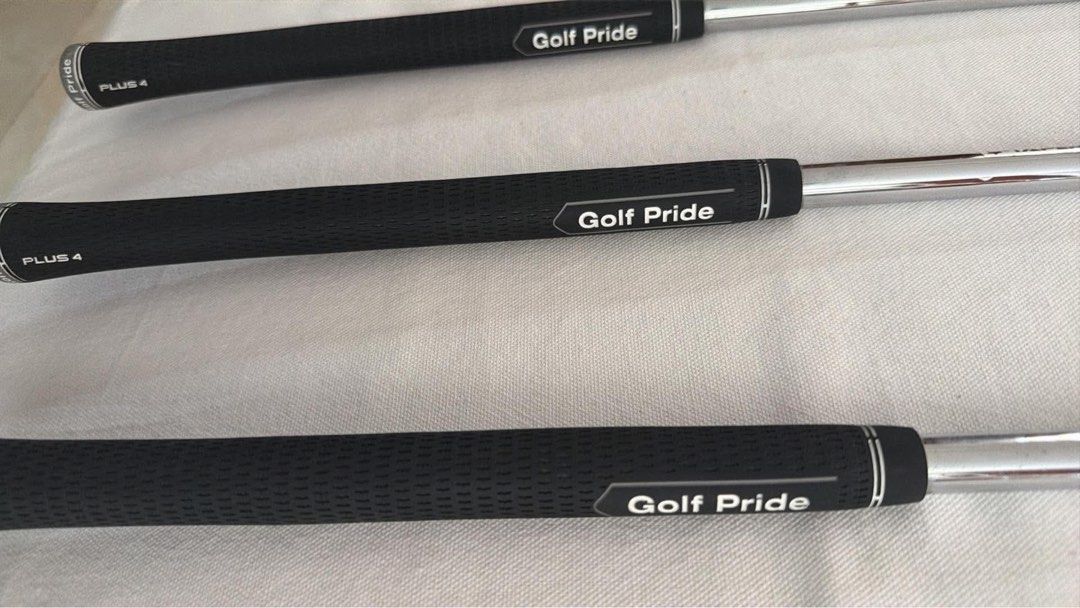 Cobra King MIM Tour Copper Iron Set (Category: Golf) located in Manila. Submitted by sicasfuck (Listing ID 1466208378, Image 2). Description: - Set includes 6 Cobra King MIM Tour copper irons - Striking copper finish with metal injection molded construction and CNC milled faces - Fitted with Golf Pride Plus 4 grips in great shape with solid texture - Standard steel shafts installed - Ready for the course - With KBS Shaft - 5-P - Newly installed G