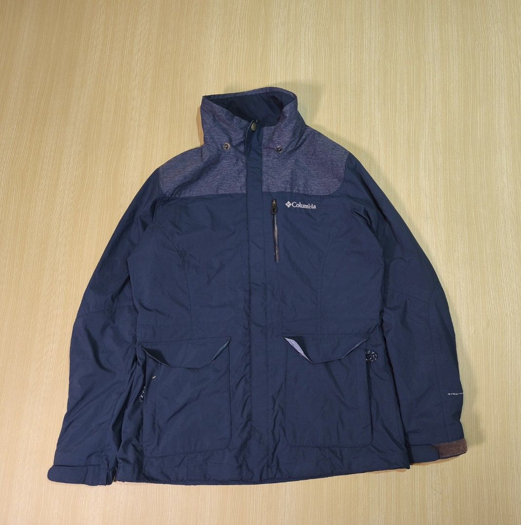 Columbia Navy Blue Windbreaker Jacket Size M (Category: Coats, Jackets and Outerwear) located in Santo Tomas. Submitted by ThriftyTeng07 (Listing ID 1466158813, Image 1). Description: Columbia Water Repellent Jacket Women's Medium on tag (19.5x26) Very good condition Issue nasa last pic at missing hood 350+SF ONLY #Columbia.