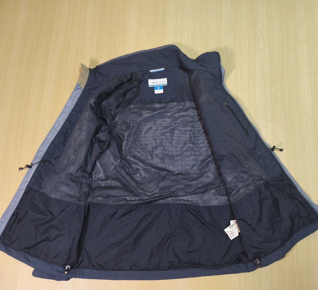 Columbia Navy Blue Windbreaker Jacket Size M (Category: Coats, Jackets and Outerwear) located in Santo Tomas. Submitted by ThriftyTeng07 (Listing ID 1466158813, Image 3). Description: Columbia Water Repellent Jacket Women's Medium on tag (19.5x26) Very good condition Issue nasa last pic at missing hood 350+SF ONLY #Columbia.