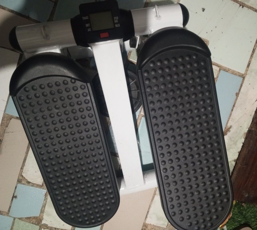 Compact Mini Stepper Exercise (Category: Cardio & Fitness Machines) located in Los Banos. Submitted by ashleymizh09745 (Listing ID 1466330055, Image 2). Description: -No RESISTANCE BANDS - meetup or jnt .
