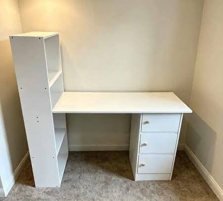 Computer Table with Shelves and Drawers (Category: Tables & Sets) located in Manila. Submitted by tindahanniatelizcehl (Listing ID 1462111073, Image 1). Description: .