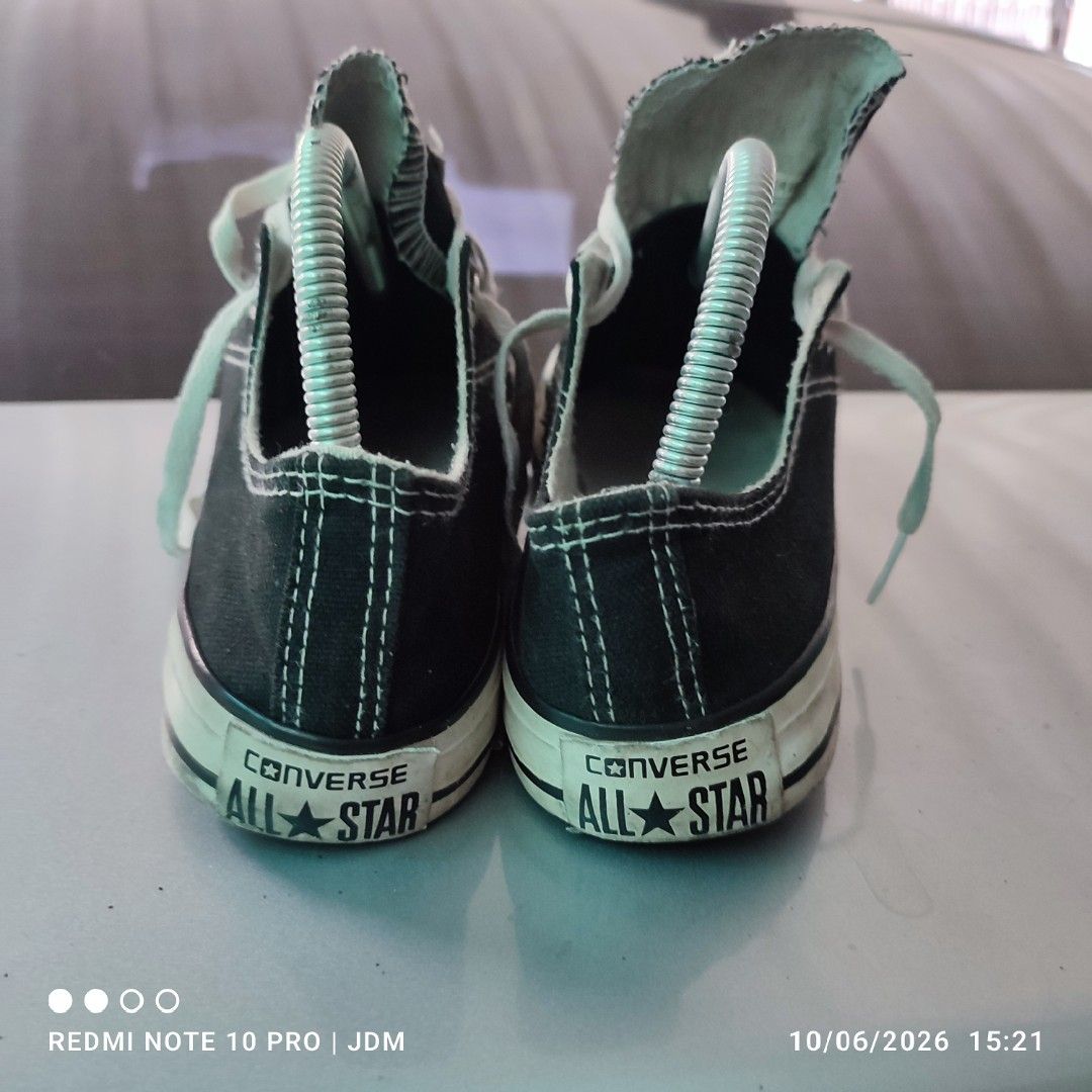 Converse All-star (Category: Sneakers) located in Antipolo. Submitted by klashnikov (Listing ID 1466222040, Image 2). Description: Selling my Converse All Star low shoes still usable , pang harabas Size:7 Condition: good Honest issue:pre owned Payment option:Bank transfer,gcash,cash ₱400 lang Pwede videocall for legitimacy Pwede pickup sa aking munting garahe waze (JDM thrift shop) Pwedeng meetup around upper Antipolo,pag malayo ka pwede natin pa