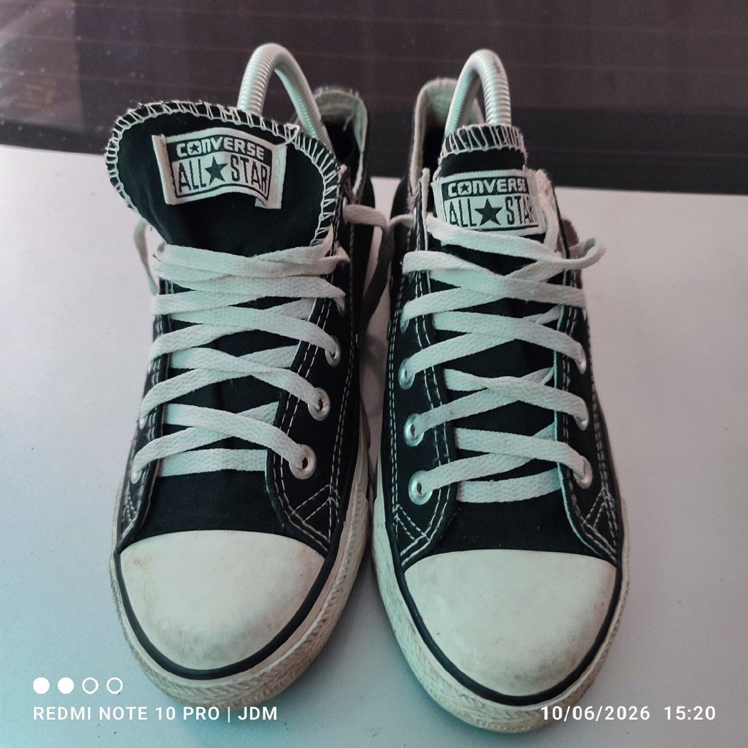 Converse All-star (Category: Sneakers) located in Antipolo. Submitted by klashnikov (Listing ID 1466222040, Image 1). Description: Selling my Converse All Star low shoes still usable , pang harabas Size:7 Condition: good Honest issue:pre owned Payment option:Bank transfer,gcash,cash ₱400 lang Pwede videocall for legitimacy Pwede pickup sa aking munting garahe waze (JDM thrift shop) Pwedeng meetup around upper Antipolo,pag malayo ka pwede natin pa