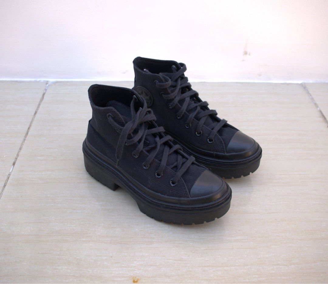 Converse Lugged Platform High Top Black Sneakers (Category: Sneakers) located in Manila. Submitted by angelokon56028 (Listing ID 1466212138, Image 3). Description: Chuck Taylor All Star Lugged Heel Size 6us womens 100% legit and original With box 9/10 very good condition 1,800 only .