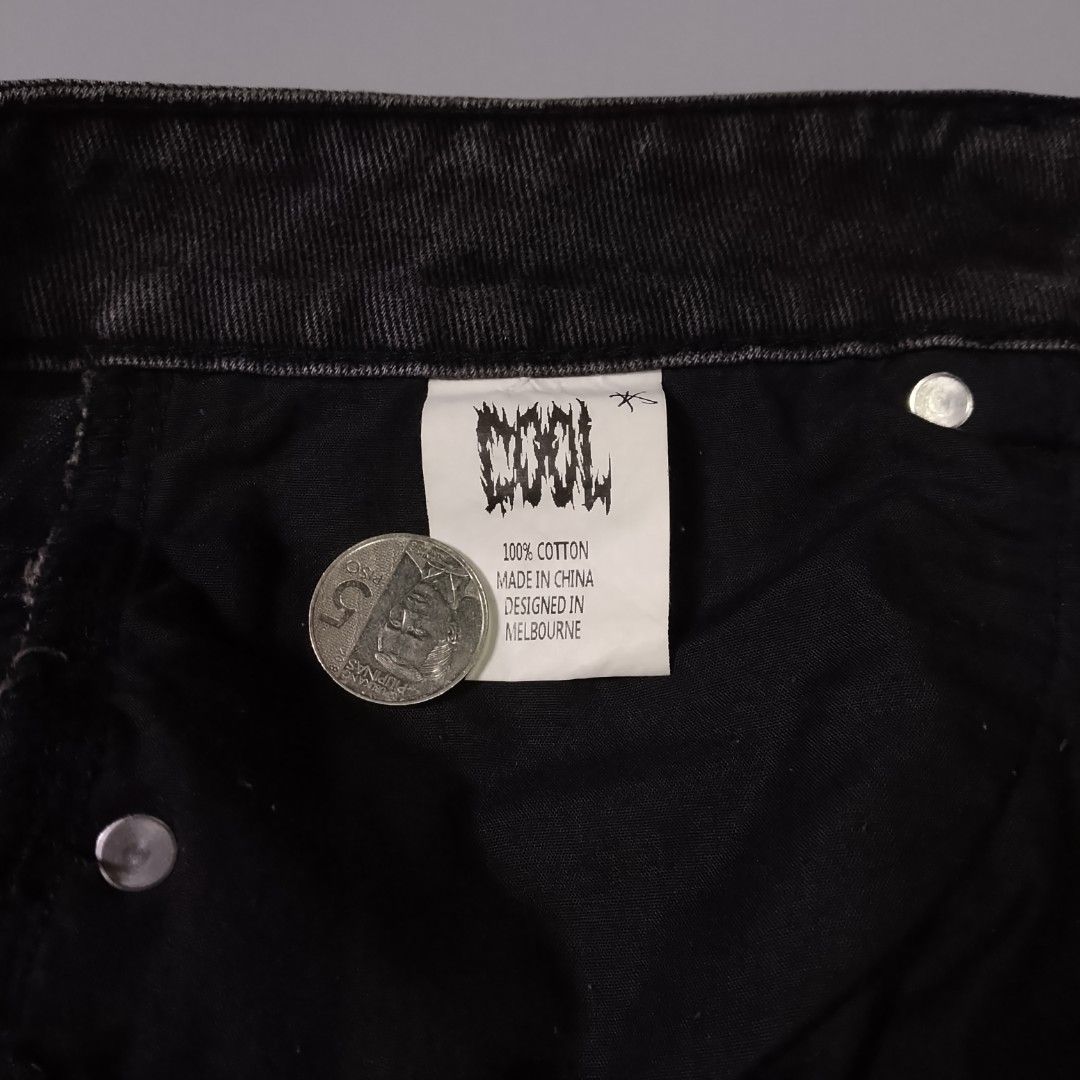COOL (Category: Jeans) located in Taguig. Submitted by 8kthrifter (Listing ID 1466162790, Image 3). Description: COOL ▪️Waist: 40 ▪️Length: 37 ▪️Thigh: 14 ▪️Leg Opening: 7.5 ▪️Color rate: 9/10 ▪️No issue ▪️Excellent Condition.