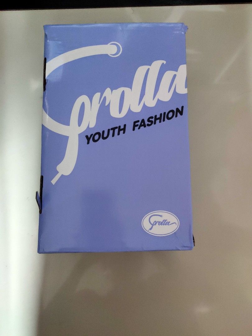 Corolla shoes white floral (Category: Sneakers) located in Valenzuela. Submitted by jaceljoy_24 (Listing ID 1466253102, Image 1). Description: *FINAL TITLE:* Corrola Shoes For Sale - White Floral - Size 37 - Like New ₱500 > *Corrola White Floral Shoes - ₱500* > ✔️ Size 37 > ✔️ White with Red Flower design - super cute! > ✔️ Condition: Like New pa! Once lang nasuot pang fitting lang > ✔️ No issue / No damage / Malinis > ✔️ May lagayan pa > 📸 See 
