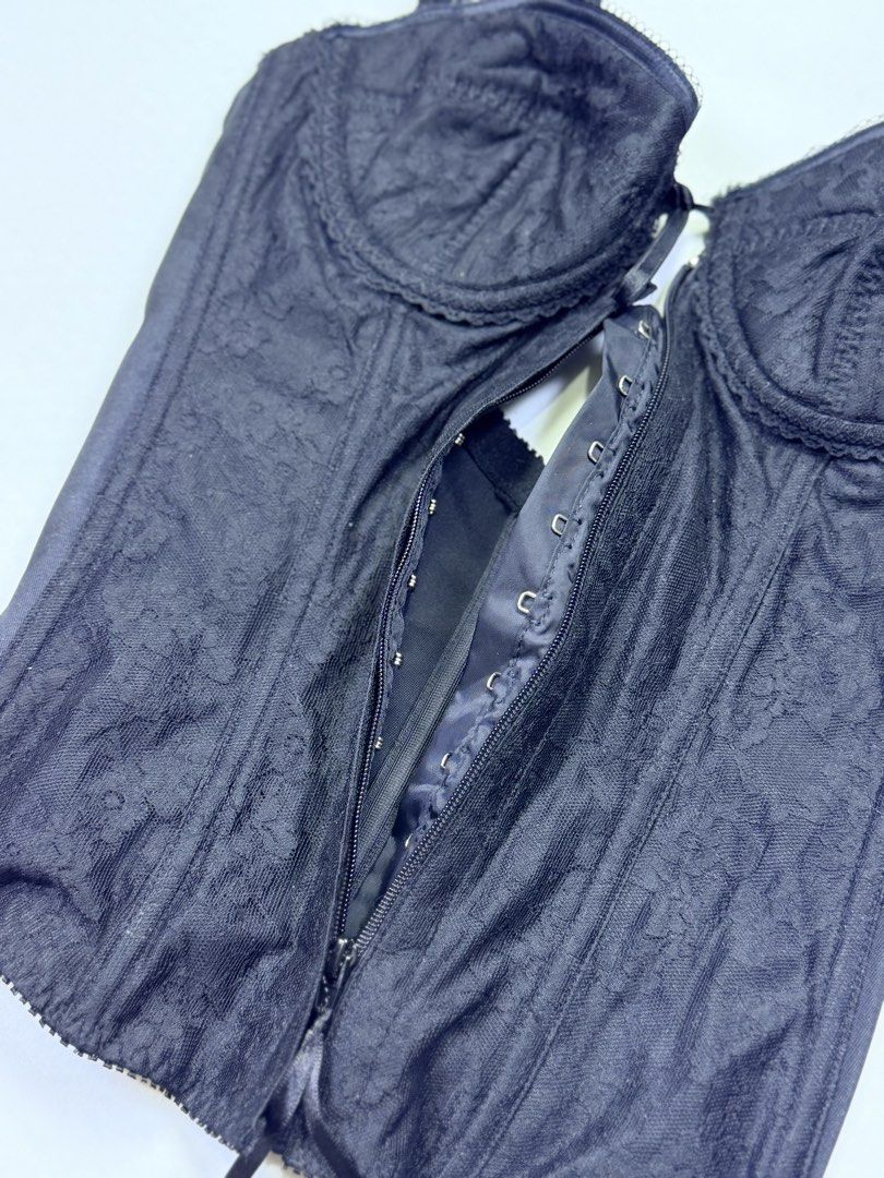 Corset (Category: Others Tops) located in Kapangan. Submitted by keythsgs74798 (Listing ID 1466274868, Image 3). Description: 32 bust.