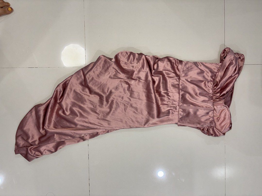 corset dress 💗 (Category: Evening dresses & gowns) located in Cebu City. Submitted by jadeys.closet (Listing ID 1466238968, Image 2). Description: Perfect for cocktail and semi formal events ✨🩷 FOR RENTAL ONLY. NOT FOR SALE 610 PESOS/DAILY .