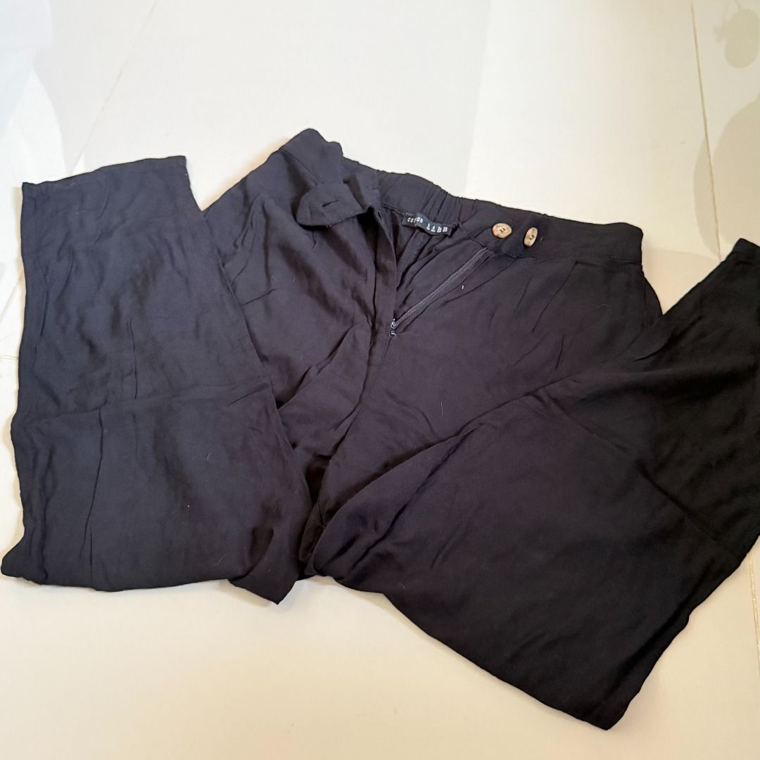 Cotton On Black Trousers Pants (Category: Other Bottoms) located in Baliuag. Submitted by dubu.preloved (Listing ID 1466285753, Image 1). Description: Cotton On Black Trousers Pants - Very Soft & Comfy Fabric (Bumabagsak) ✨ Condition: 7/10 📏 Waistline: 24-26 🚚 Shipping available via JNT/Flash 📍 Meet-up: Baliuag, Bulacan.