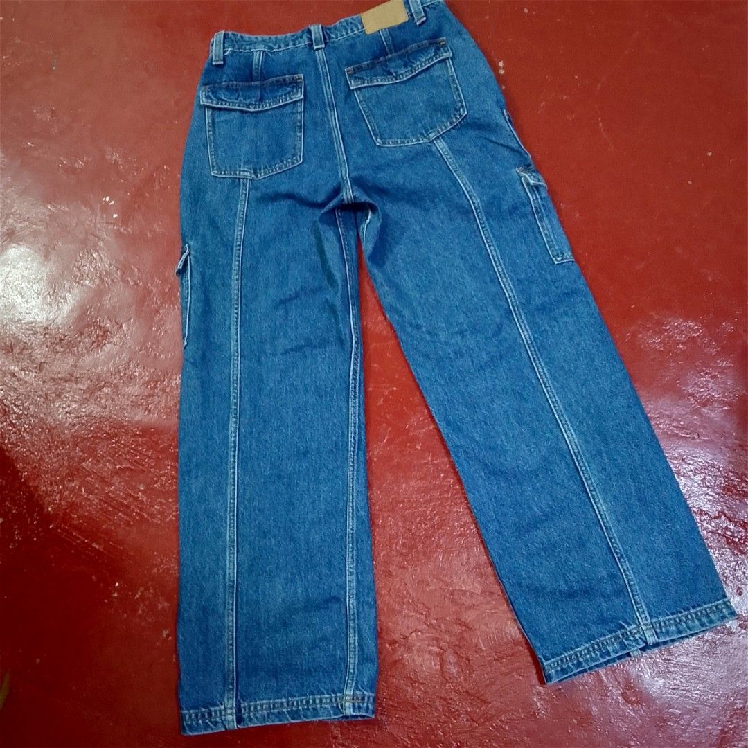 Cotton On Cargo Denim Pants (Category: Jeans) located in Dasmarinas. Submitted by egosyante (Listing ID 1466331324, Image 1). Description: 30x39 No Issue.
