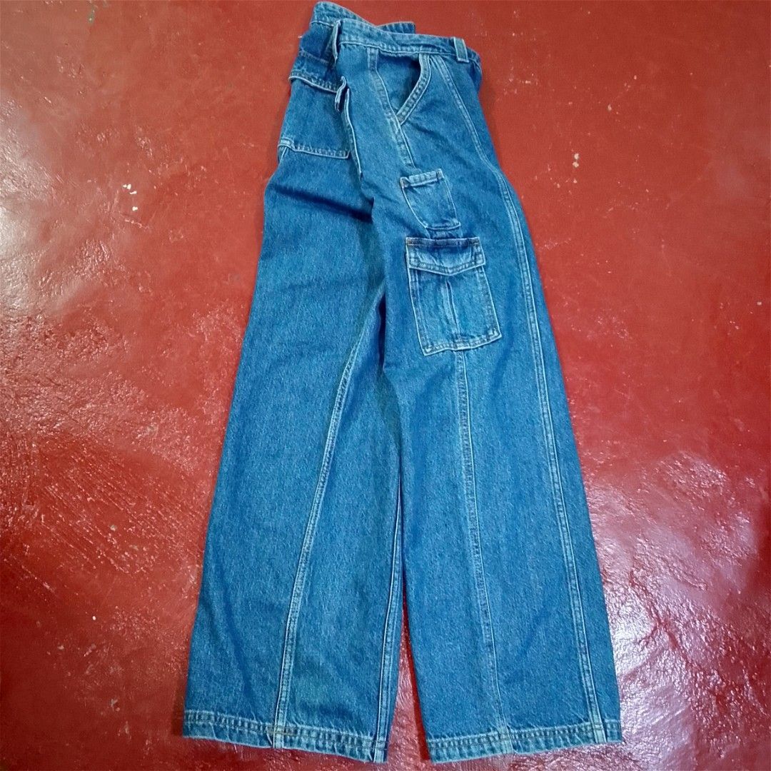 Cotton On Cargo Denim Pants (Category: Jeans) located in Dasmarinas. Submitted by egosyante (Listing ID 1466331324, Image 2). Description: 30x39 No Issue.