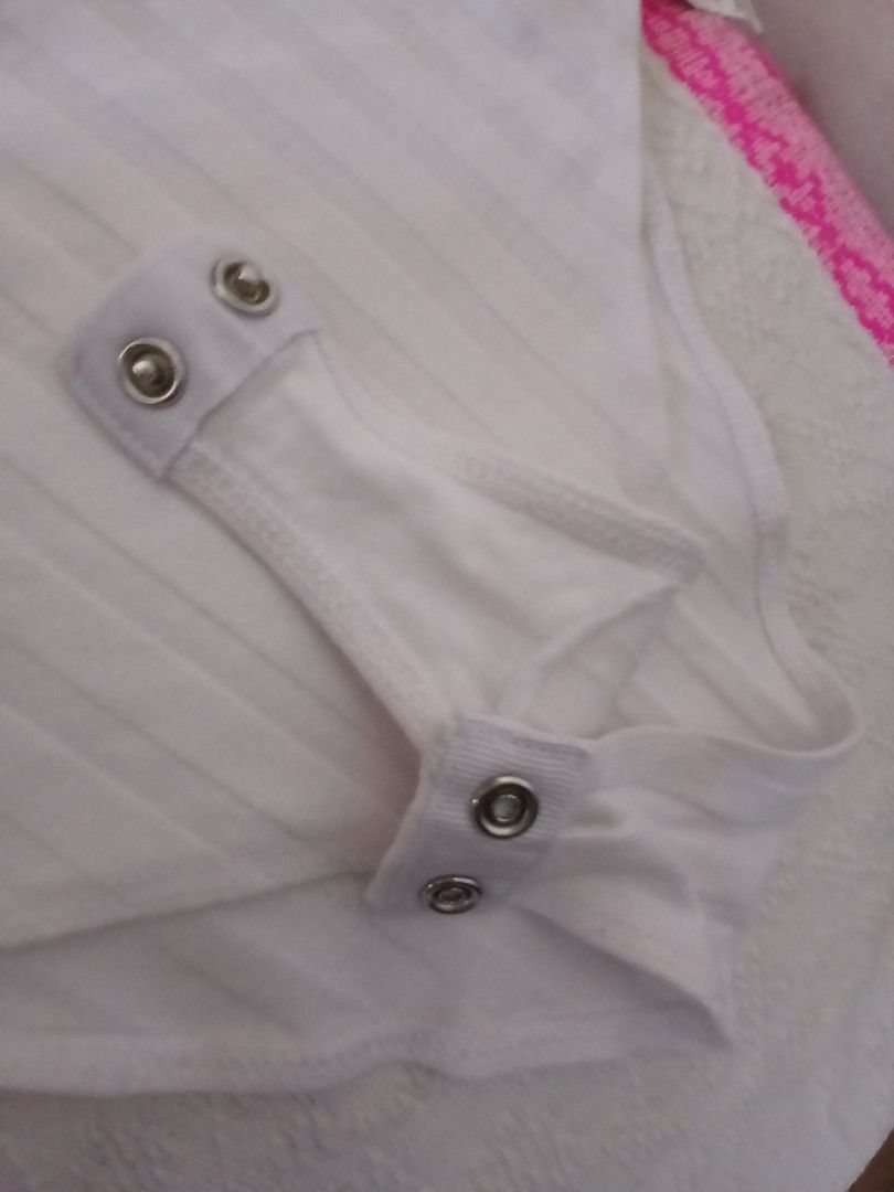Cotton white (Category: Undergarments & Loungewear) located in Quezon City. Submitted by charchartindahan (Listing ID 1466177307, Image 3). Description: 🔴thrift, kindly check the photo & need wash before use 🔴Gcash payment, by pick up & Jrs Express 🔴loc.near U.P Diliman Q.C.
