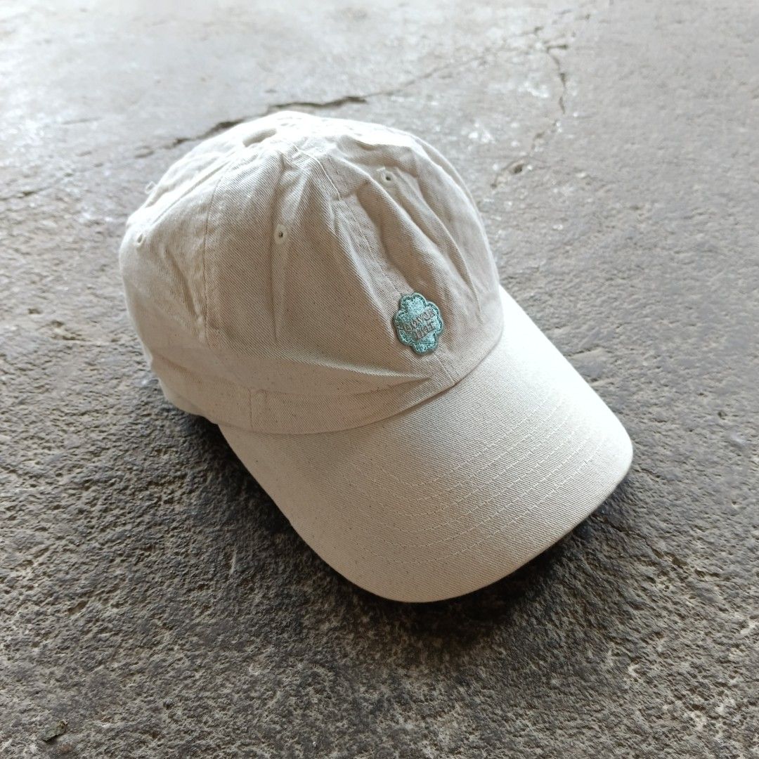 Covernat - Clover Heart Ball Cap (Category: Caps & Hats) located in Bacolod City. Submitted by drop.ph (Listing ID 1466193661, Image 2). Description: Covernat - Clover Heart Ball Cap *One Size fits most *Excellent *No Flaws *Price: 880php *Add SF if outside Bacolod City .