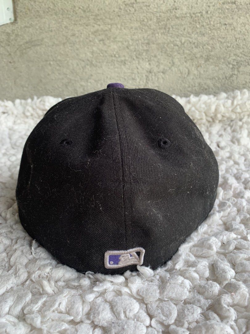 CR New Era (Category: Caps & Hats) located in Manila. Submitted by hamboychac77005 (Listing ID 1466243169, Image 3). Description: .