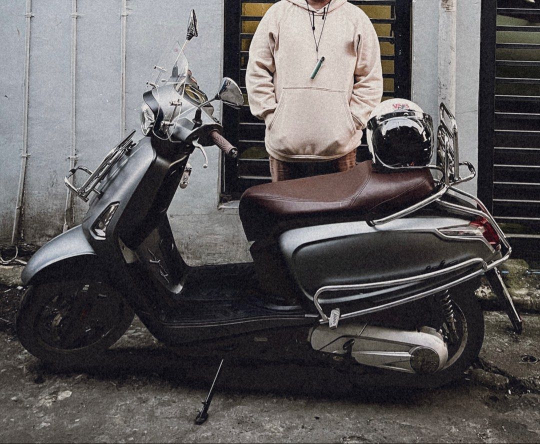 CRASH GUARD FOR KYMCO LIKE 150i (Category: Body Parts and Accessories) located in Quezon City. Submitted by hervics (Listing ID 1466323701, Image 1). Description: RFS: Decluttering.