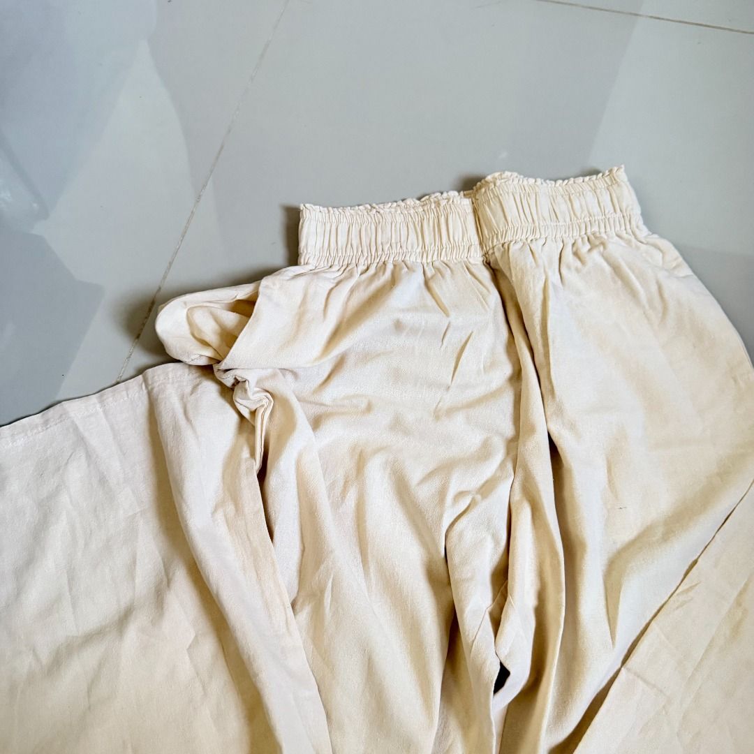 Cream Linen Pants (Category: Jeans) located in Baliuag. Submitted by dubu.preloved (Listing ID 1466284718, Image 3). Description: Cream Linen Pants - Not Sheer - Used Twice Only ✨ Condition: 9/10 📏 Waistline: 23-26 (Free size but best fit S-M) 🚚 Shipping available via JNT/Flash 📍 Meet-up: Baliuag, Bulacan.