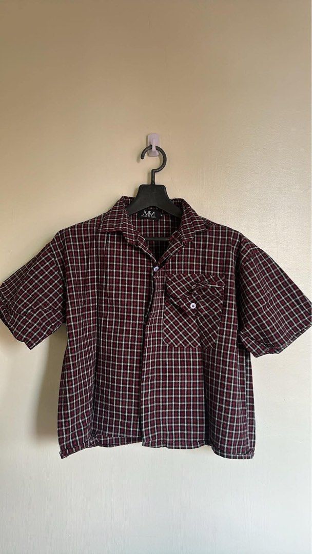 Cropped Polo (Category: Tshirts & Polo Shirts ) located in Manila. Submitted by heiheiha04 (Listing ID 1466273006, Image 1). Description: Cropped Polo (Red) Medium Condition: 8/10 ₱ 50 Dimension: Width: 21 inches Length: 21 inches.