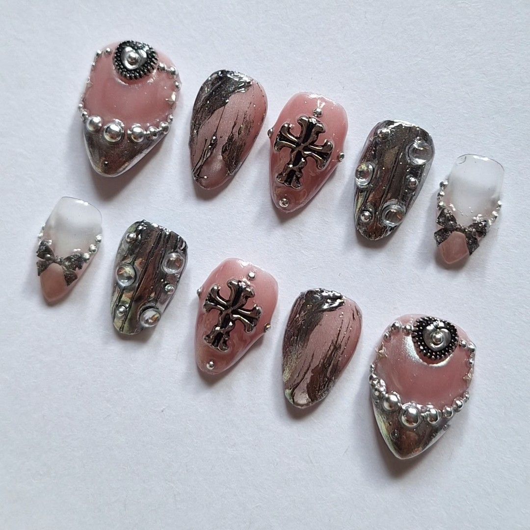 Custom press on nails (Category: Hands & Nails) located in Quezon City. Submitted by luxetips_pressph (Listing ID 1466232673, Image 3). Description: Custom Press On Nails for 250-350php Any shape and length message to order and for inquiries! Inclusions: 📌 Nail Prep Kit (Alcohol Pads, Cuticle Pusher, Nail File) 📌Jelly Glue 📌 Care Card 📌Press On Nails.
