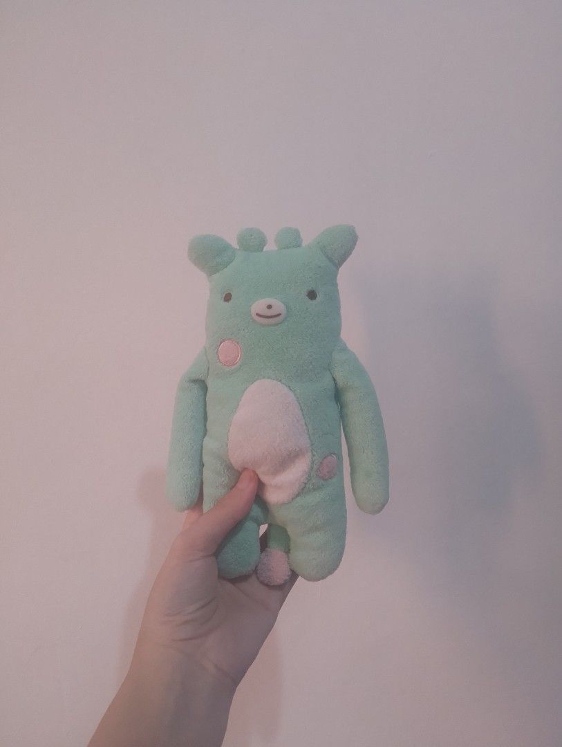 Cute Flat plushie (Category: Plushies & Soft Toys) located in Manila. Submitted by aacollect.ph (Listing ID 1466185955, Image 1). Description: nontag.